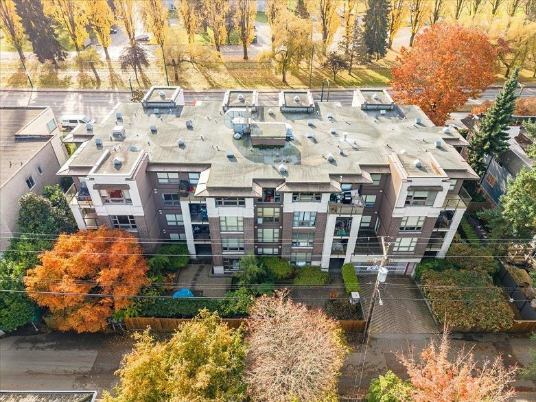 306 3839 W 4th Avenue