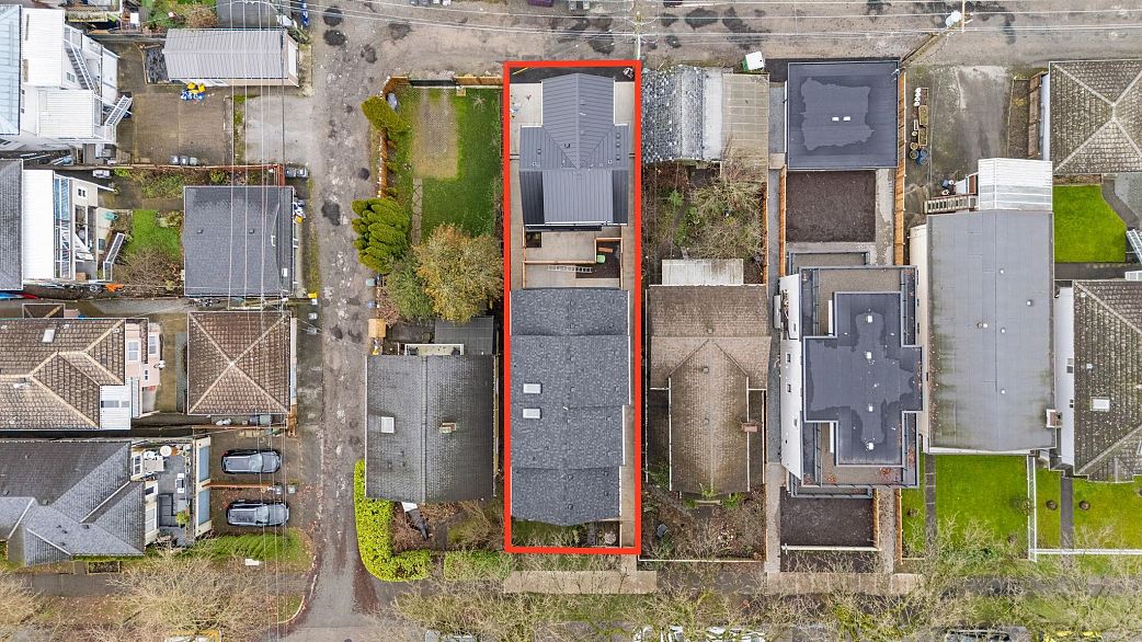 1 1945 E 13th Avenue