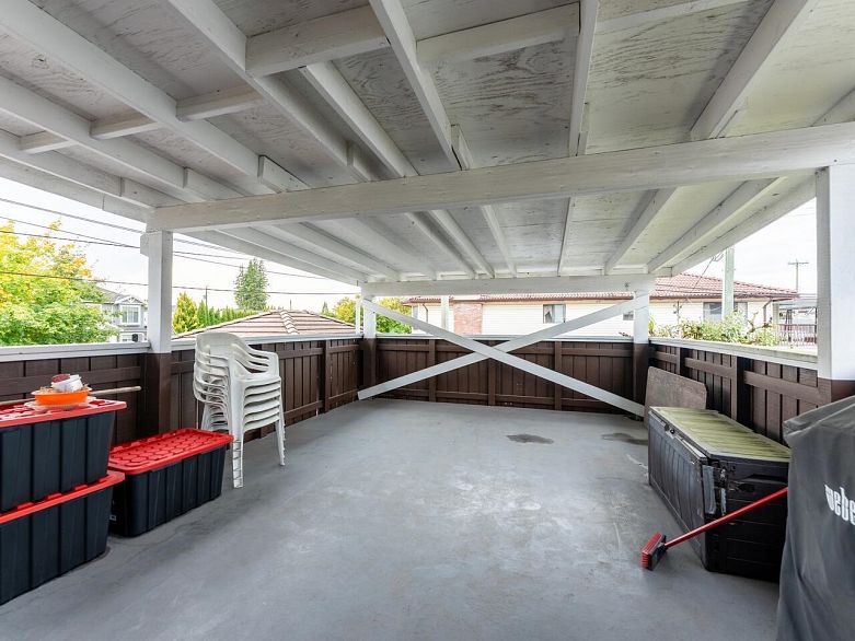 6979 Gladstone Street