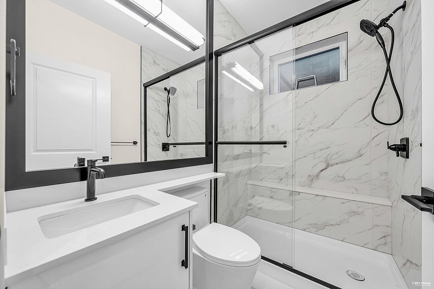 2 3090 Vanness Avenue