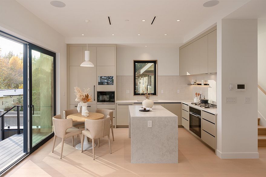 2 4018 W 21st Avenue