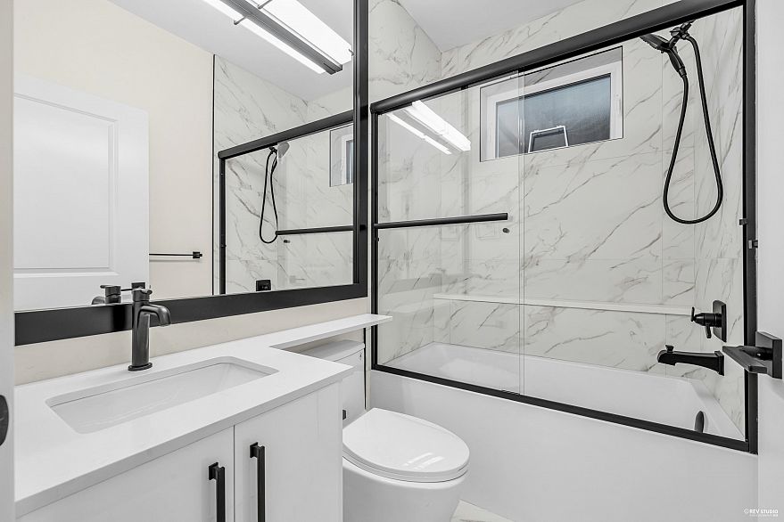 2 3090 Vanness Avenue