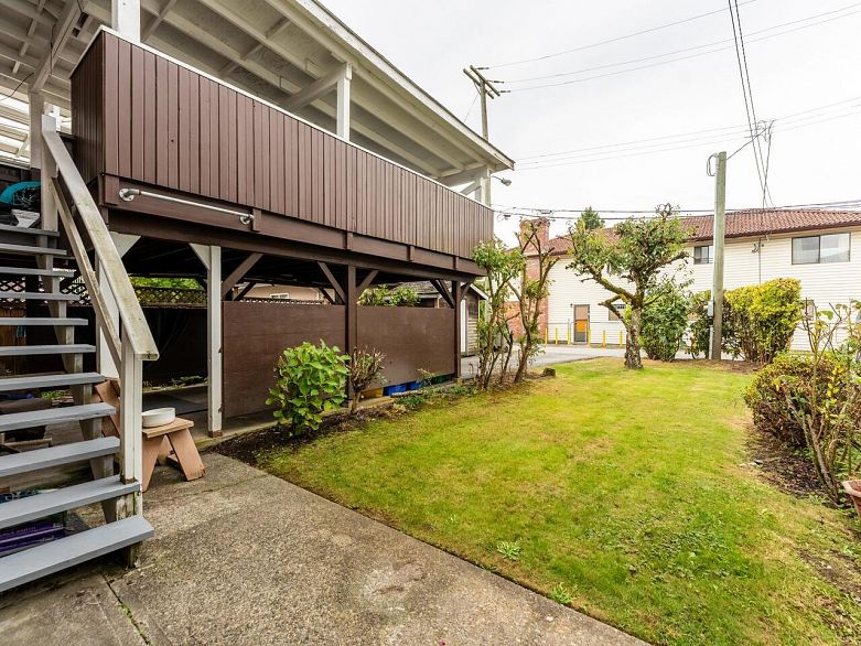 6979 Gladstone Street