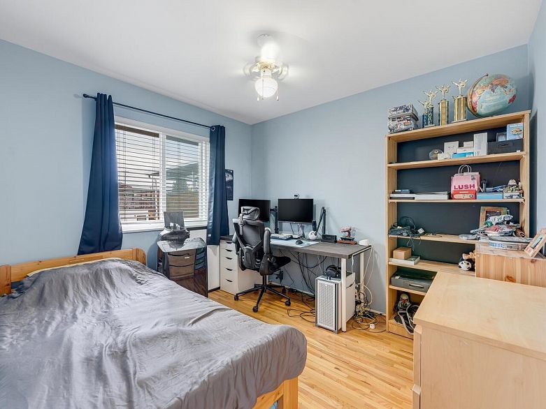 6979 Gladstone Street