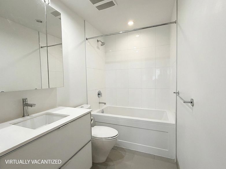 2207 1308 Hornby Street