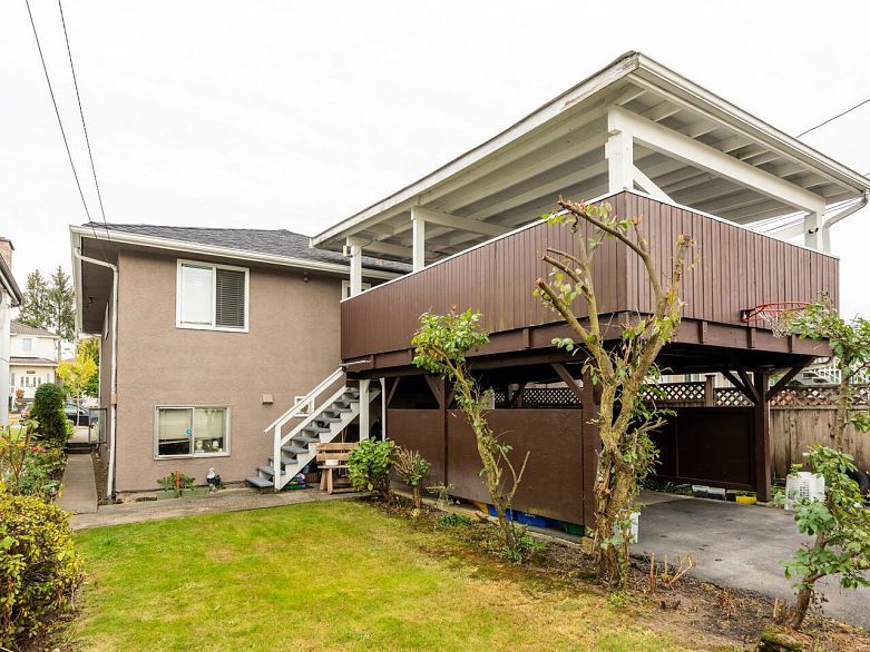 6979 Gladstone Street