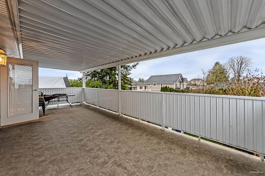 6167 Commercial Street