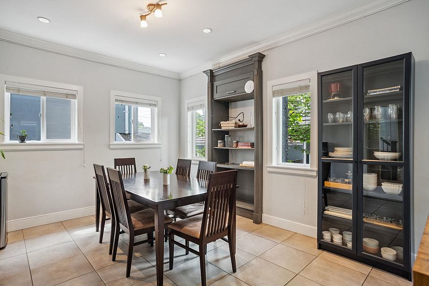 5187 Sherbrooke Street