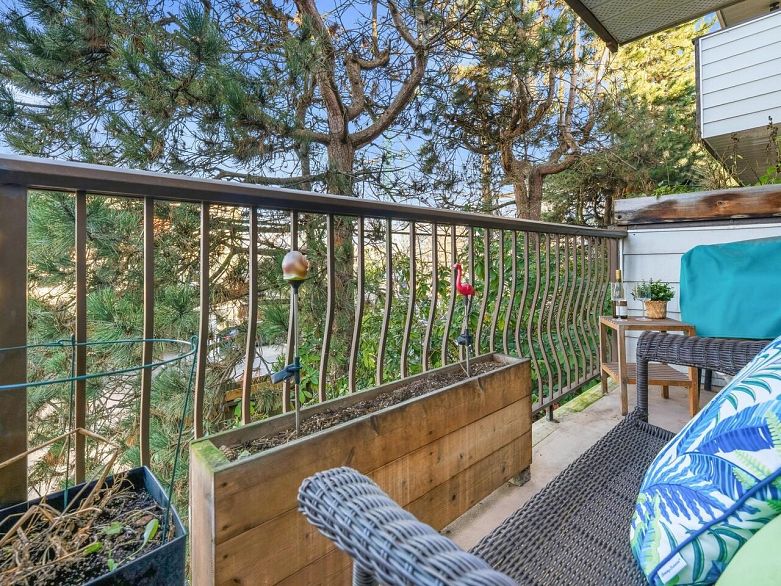 206 1065 E 8th Avenue