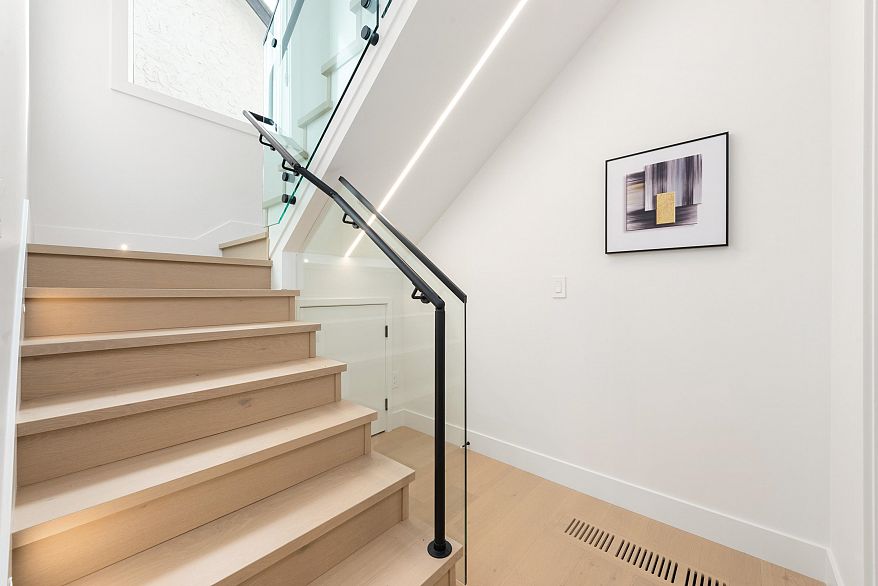 1 3232 W 38th Avenue