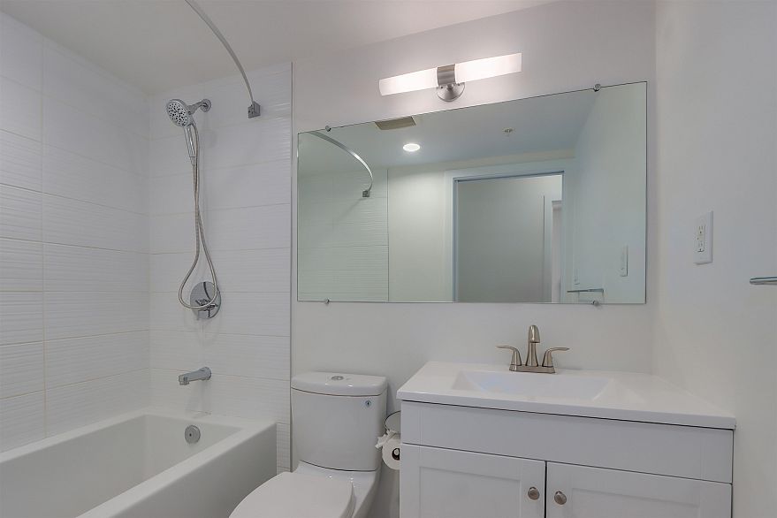 1115 161 W Georgia Street