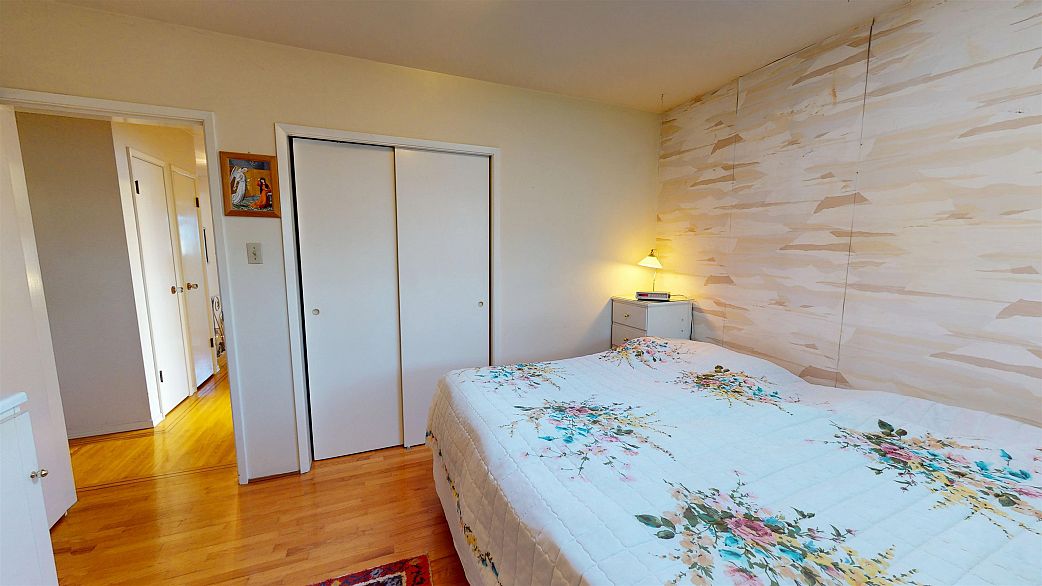 4793 Commercial Street