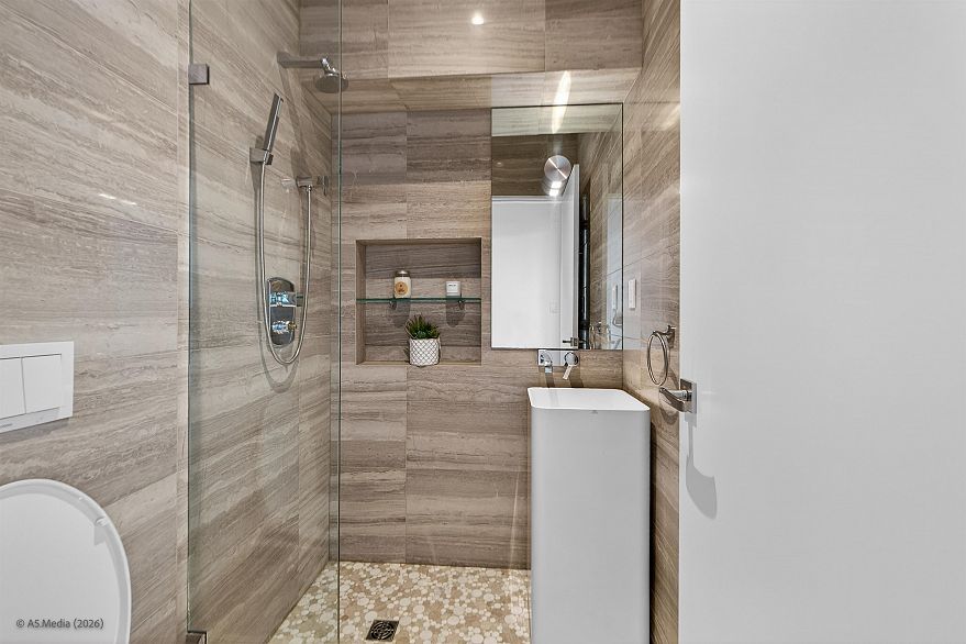 4350 Locarno Crescent