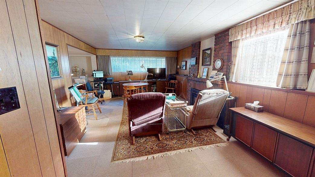 4793 Commercial Street