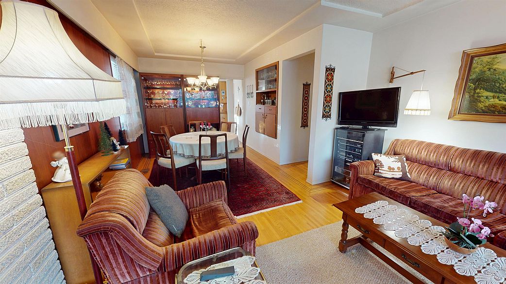 4793 Commercial Street