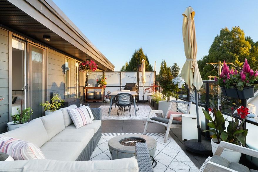 PH2 3939 Knight Street