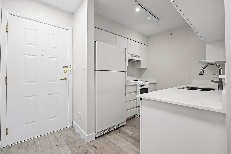 311 3489 Ascot Place