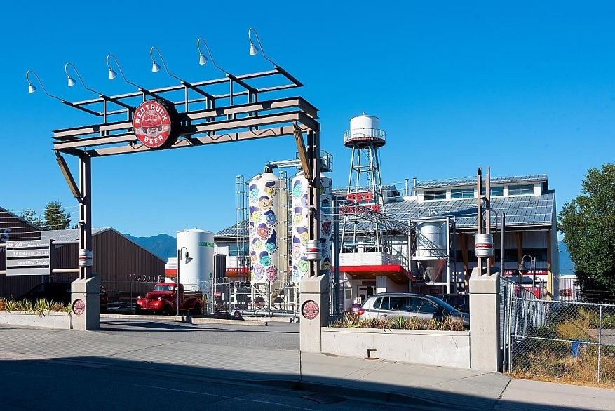 520 350 E 2nd Avenue