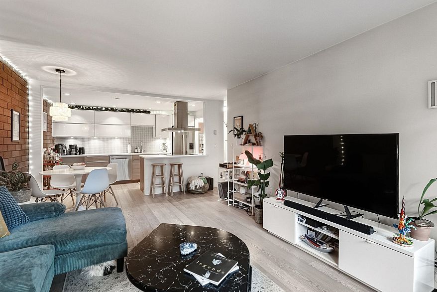 110 330 E 7th Avenue