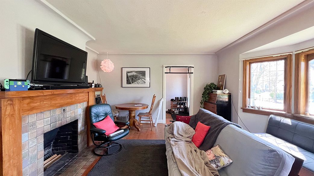 3088 Discovery Street