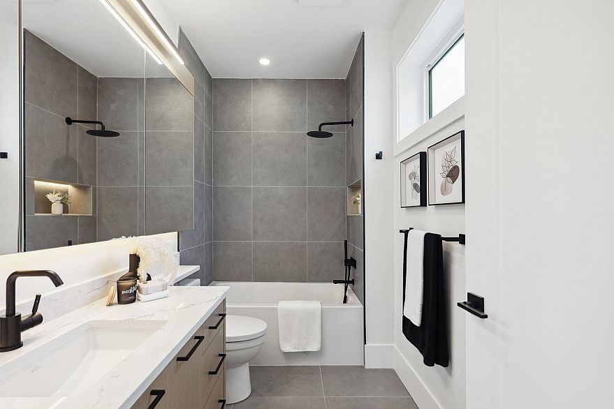 #1 2244 E 11th Avenue