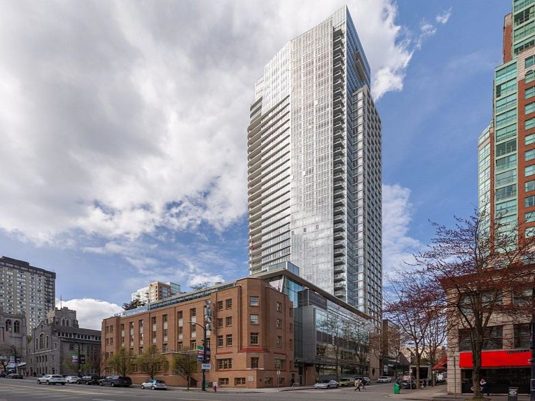 3307 1028 Barclay Street