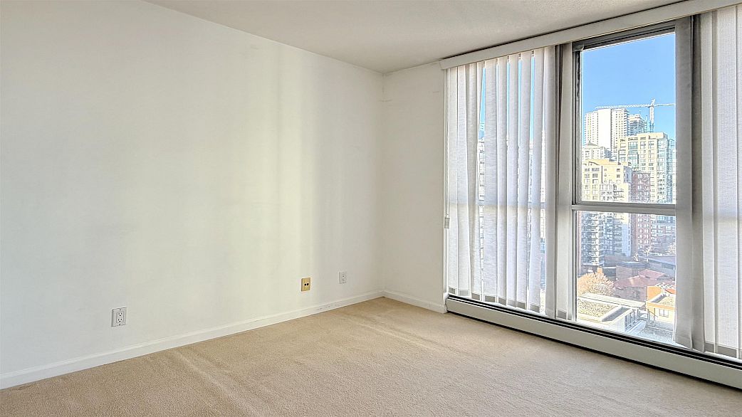 1705 1228 Marinaside Crescent