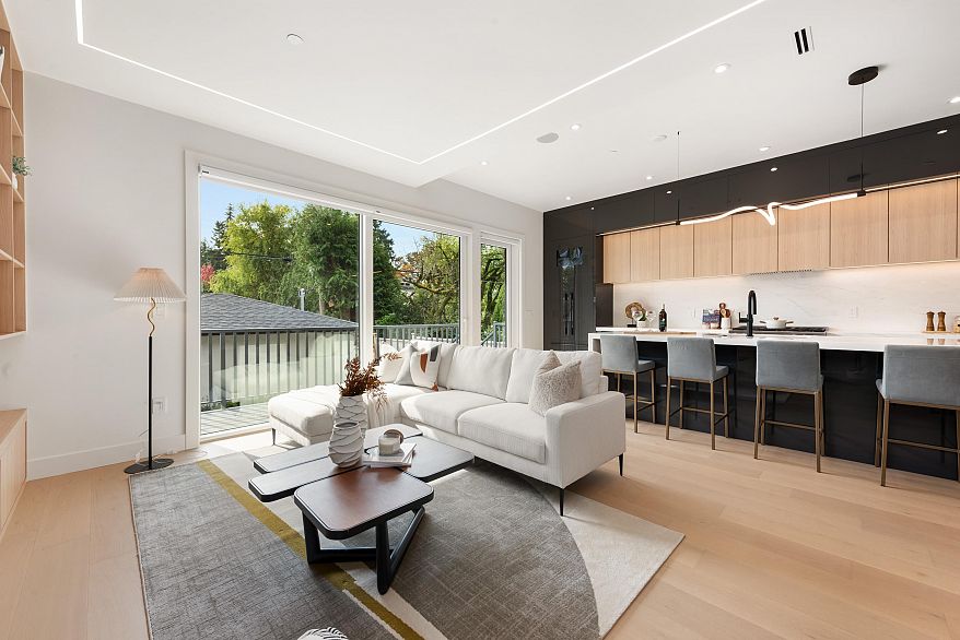 2 3232 W 38th Avenue