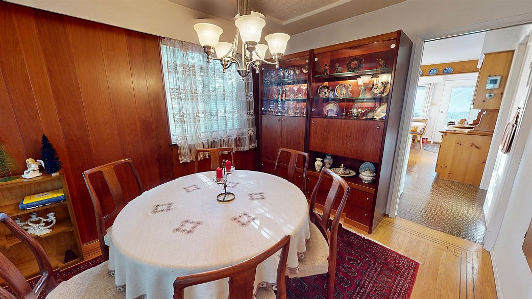 4793 Commercial Street