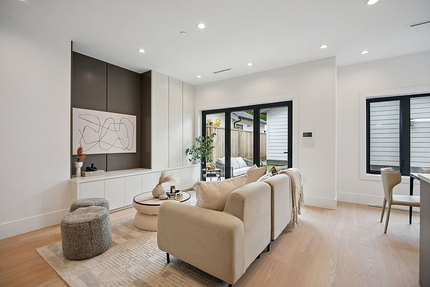 #2 1079 E 14th Avenue