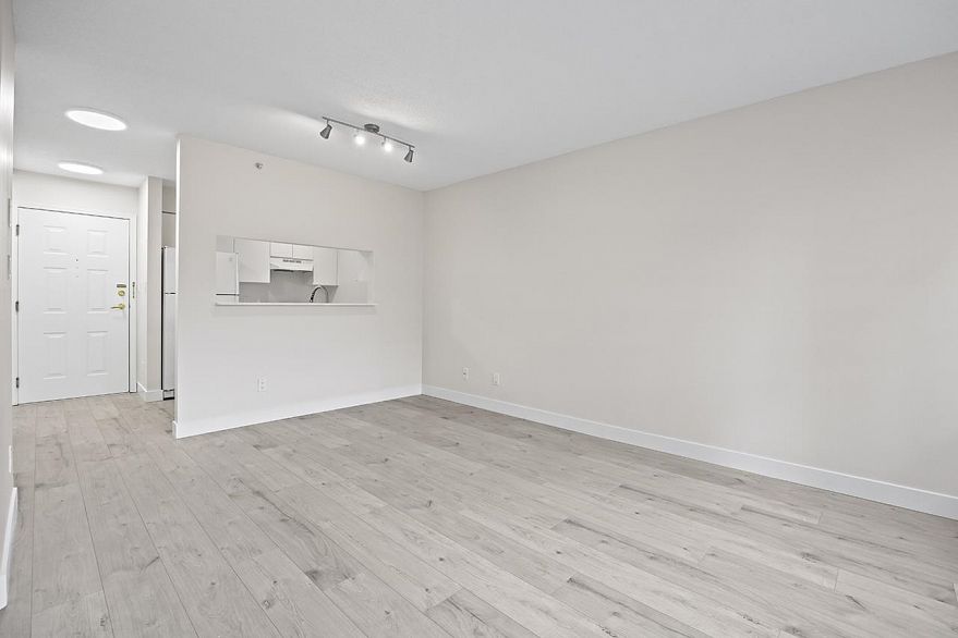 311 3489 Ascot Place