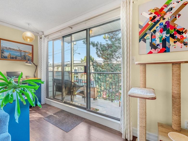 206 1065 E 8th Avenue