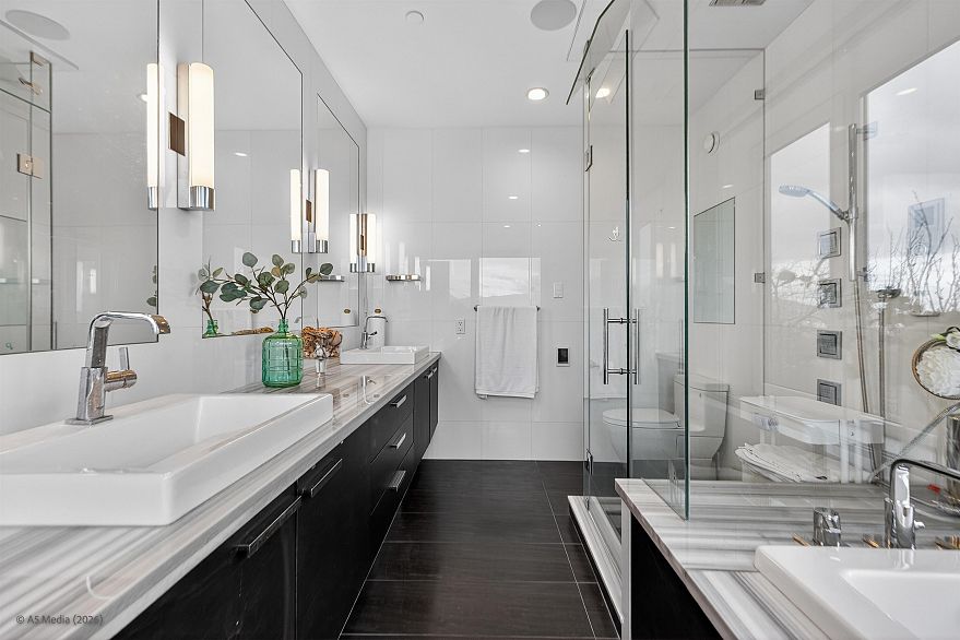 4350 Locarno Crescent