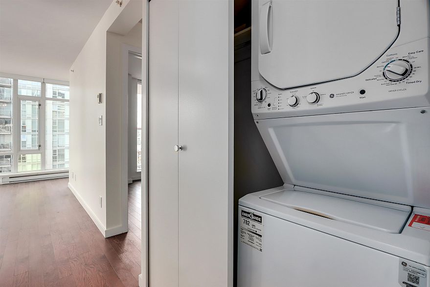 1115 161 W Georgia Street