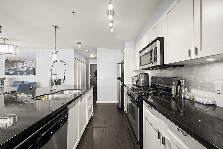 317 405 Skeena Street