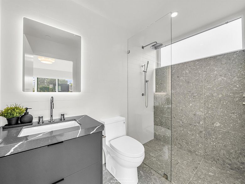 1 1120 E 23rd Avenue