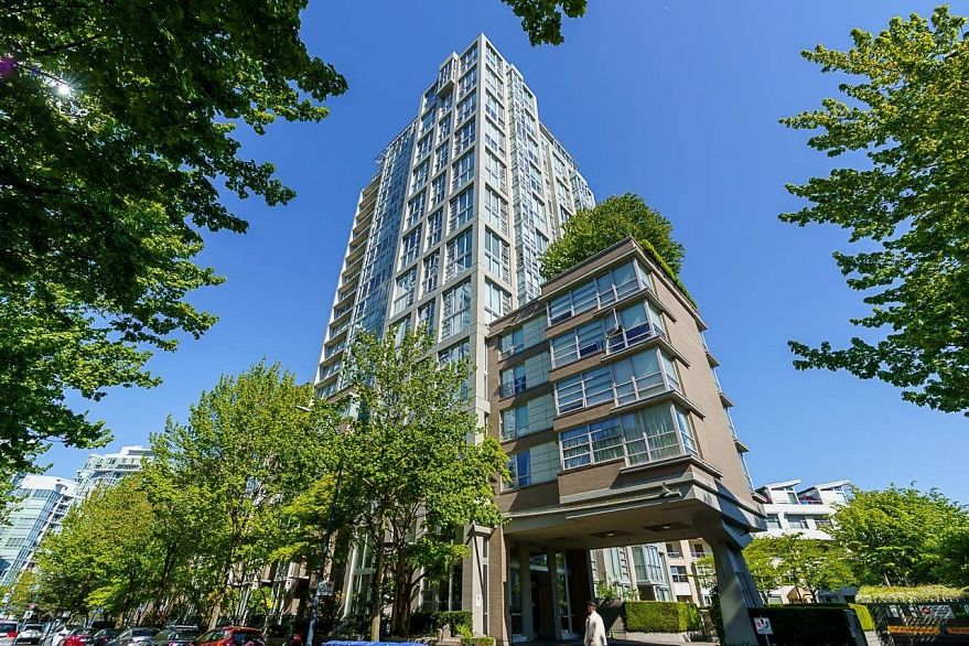 1705 1228 Marinaside Crescent