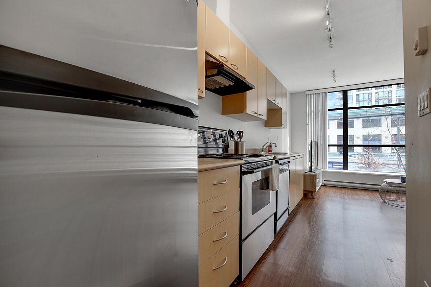 209 1249 Granville Street