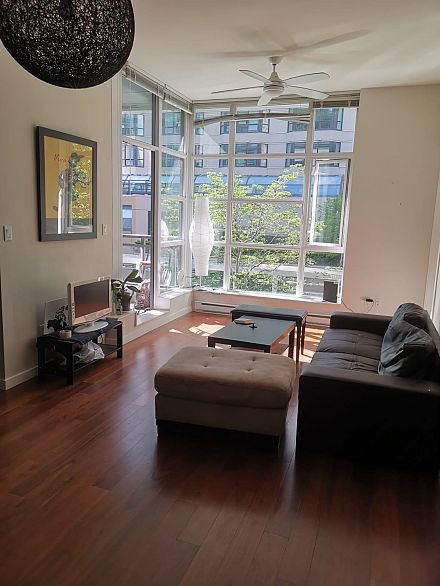 412 1205 Howe Street