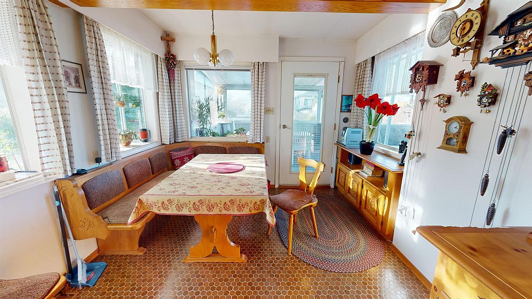 4793 Commercial Street