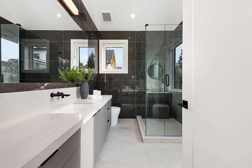 2 3232 W 38th Avenue