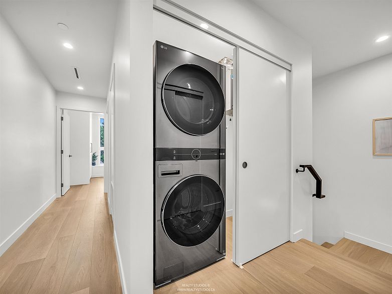 1 1120 E 23rd Avenue