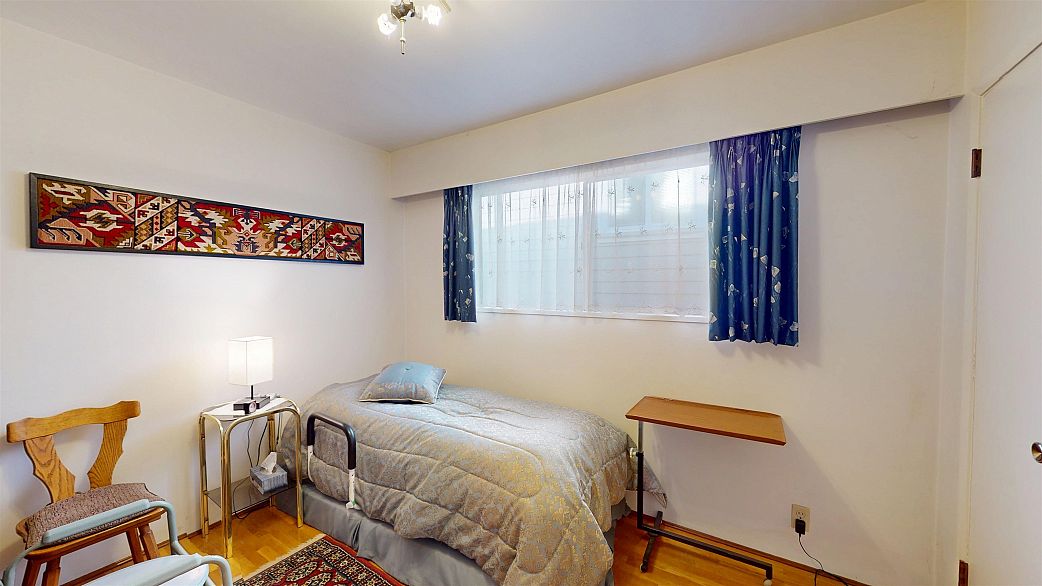 4793 Commercial Street