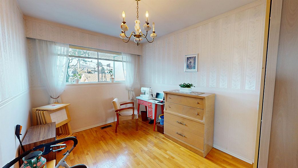 4793 Commercial Street