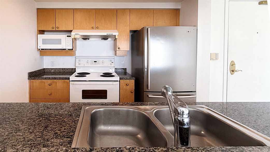 1705 1228 Marinaside Crescent