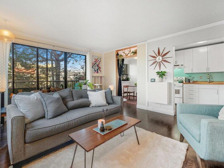 206 1065 E 8th Avenue