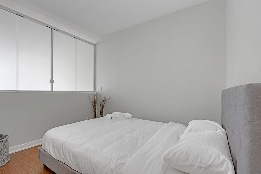 209 1249 Granville Street