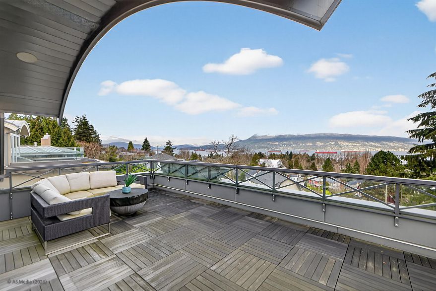 4350 Locarno Crescent