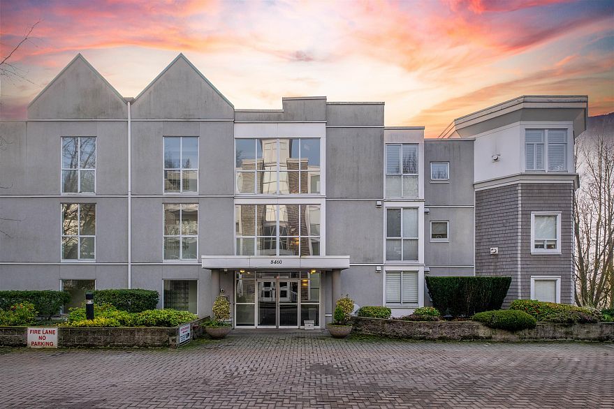 101 8460 Jellicoe Street