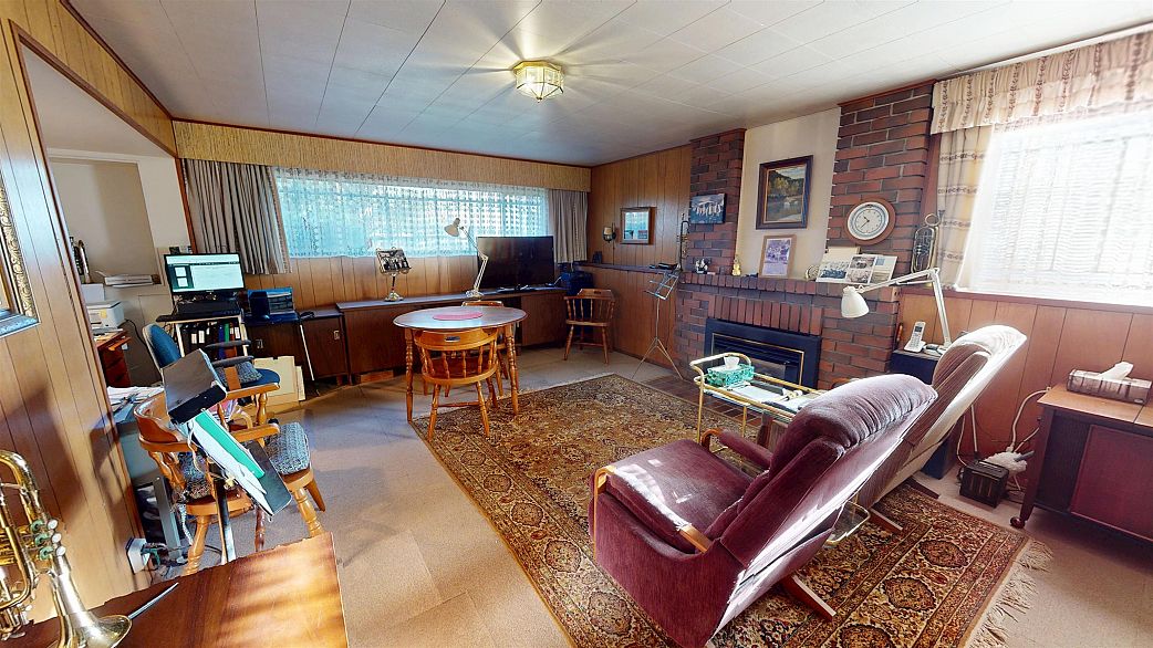 4793 Commercial Street